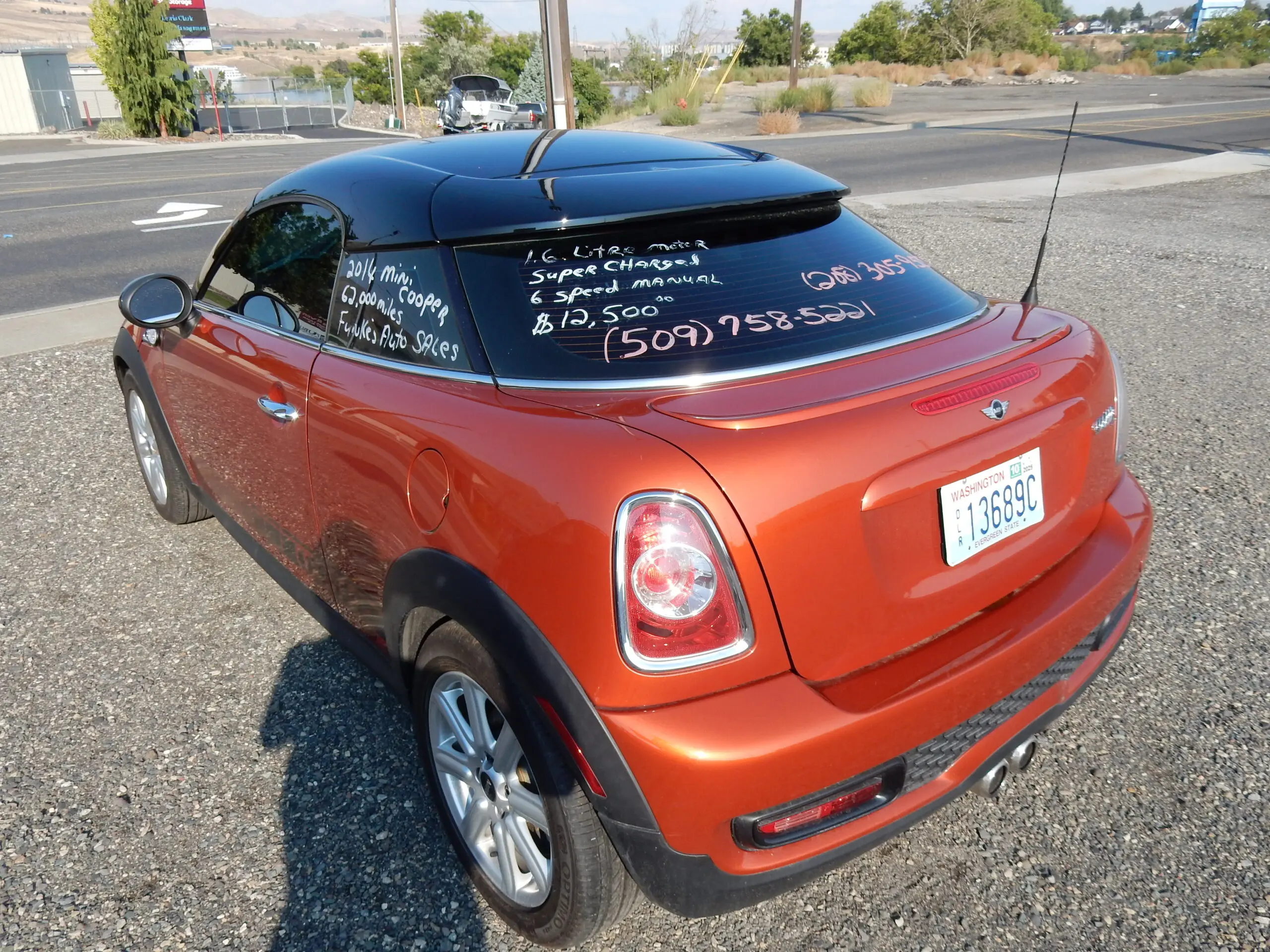 2014 MINI Cooper S photo 4