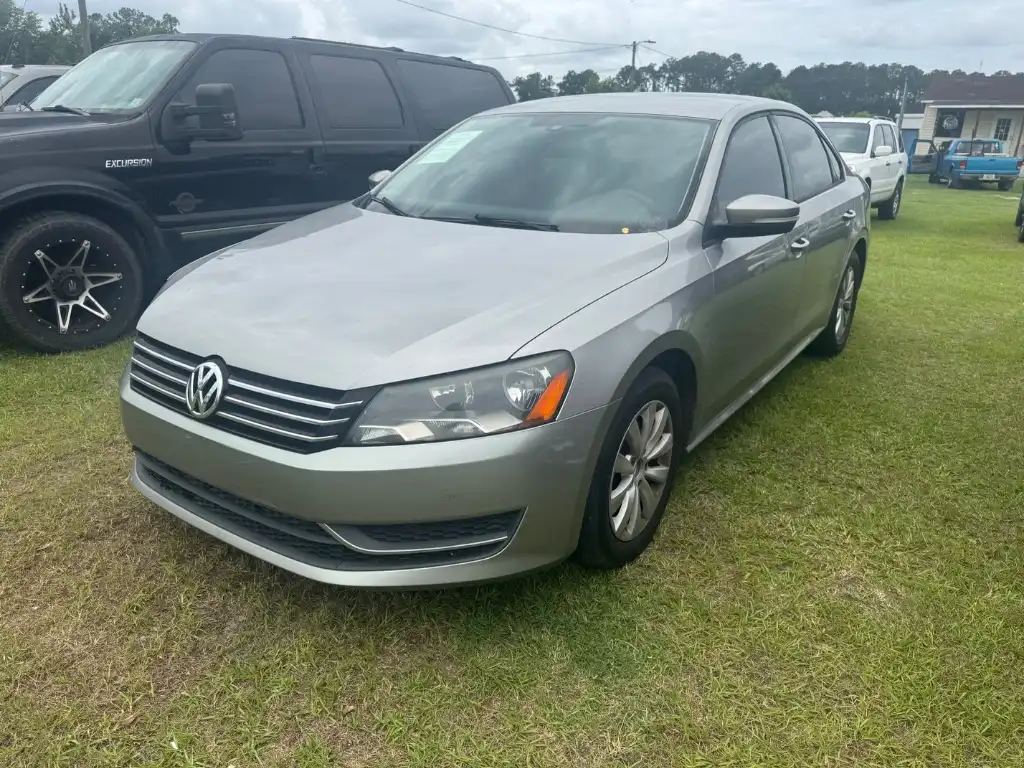 2013 Volkswagen Passat 2.5L S DSG's photo