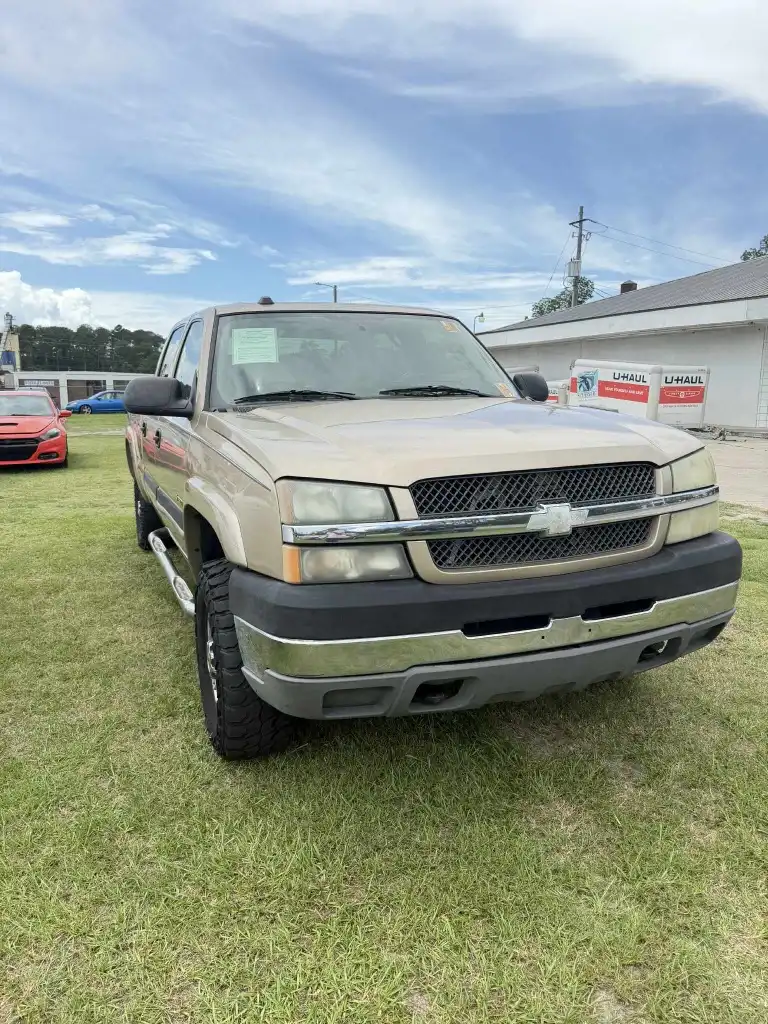2004 Chevrolet Silverado HD LS Crew Cab SWB's photo