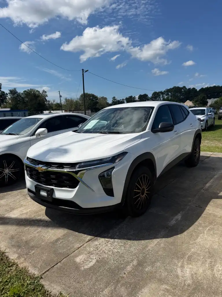 2024 Chevrolet Trax LS's photo