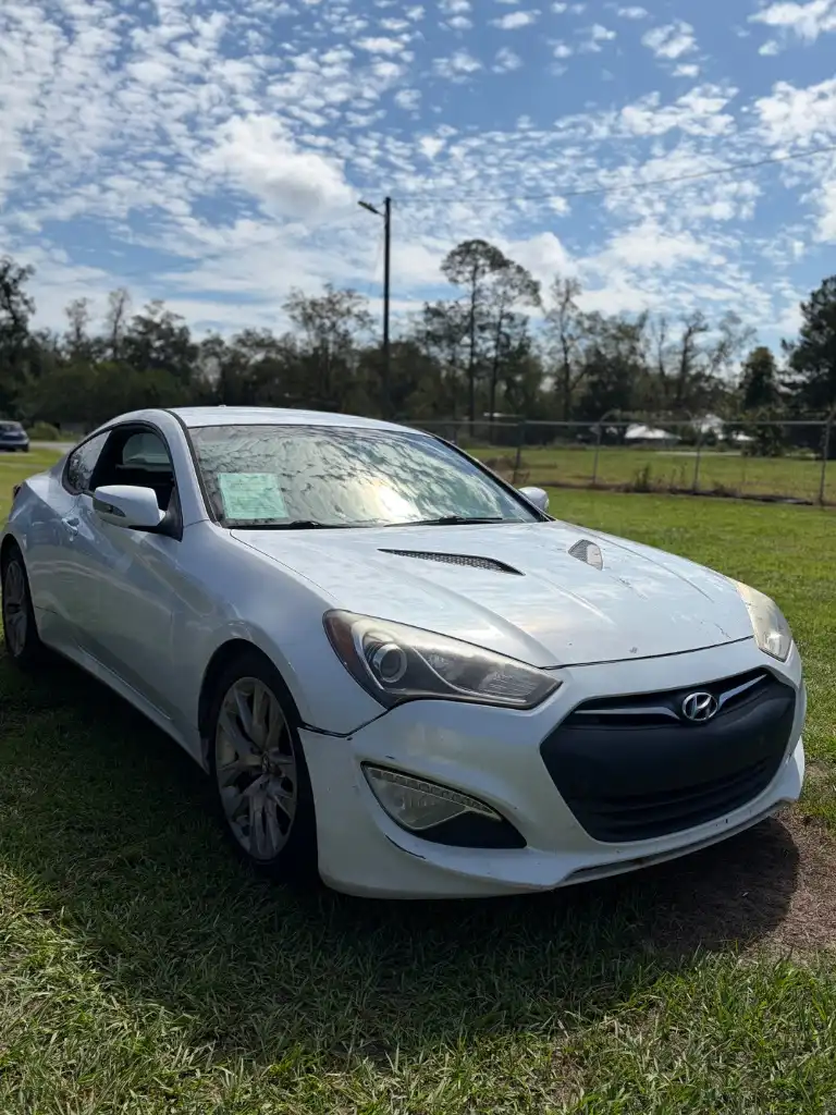 2015 Hyundai Genesis Coupe 3.8 8-Speed A T's photo