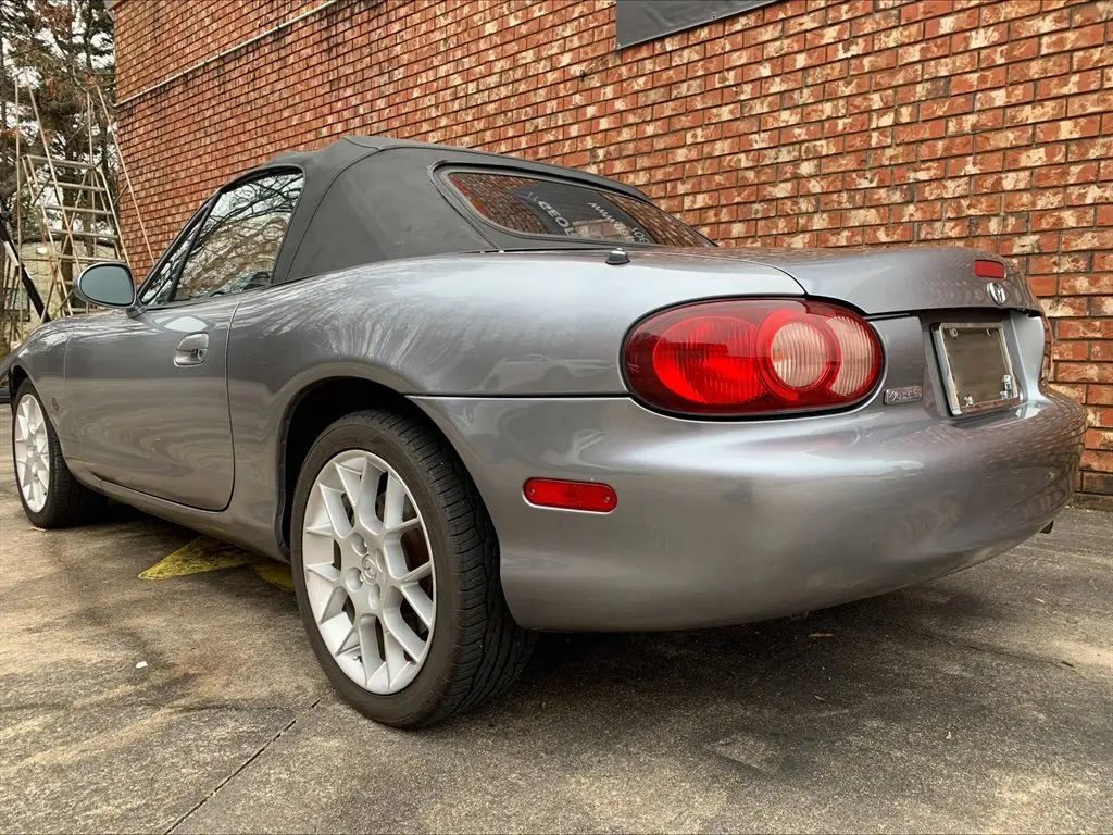 2002 Mazda MX-5 Miata LS photo 5