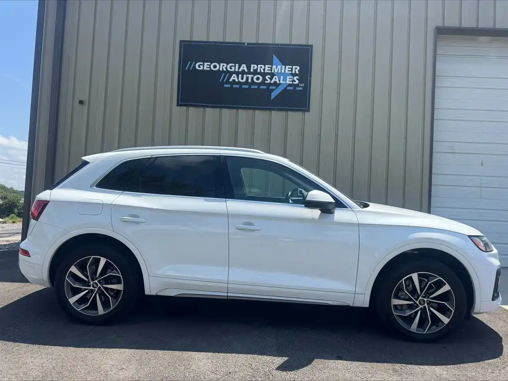 2021 Audi Q5 45 Premium Plus's photo