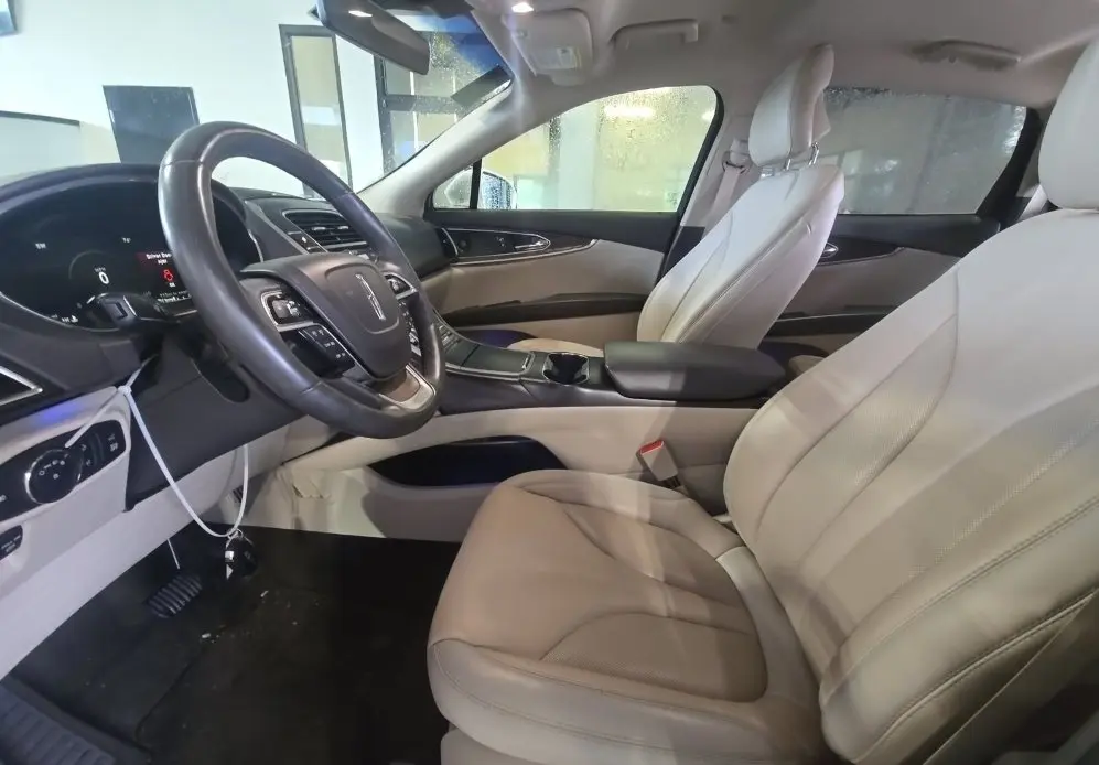 2019 Lincoln Nautilus Select AWD photo 3