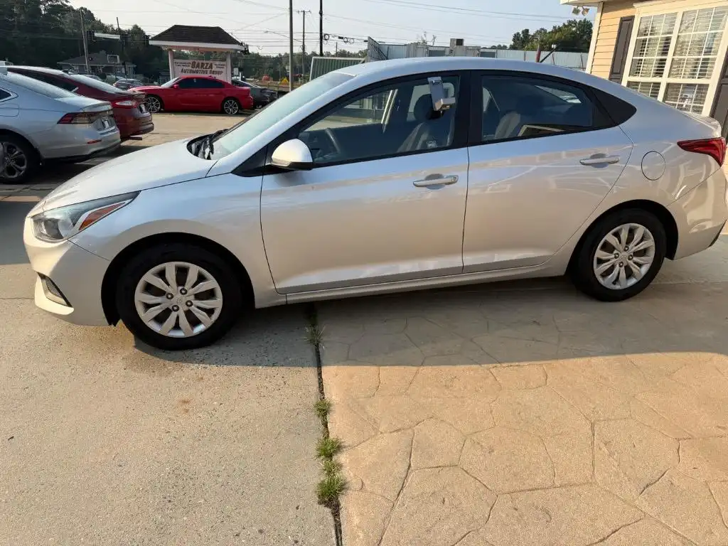 2019 Hyundai Accent SE 4-Door 6-Speed Automatic's photo