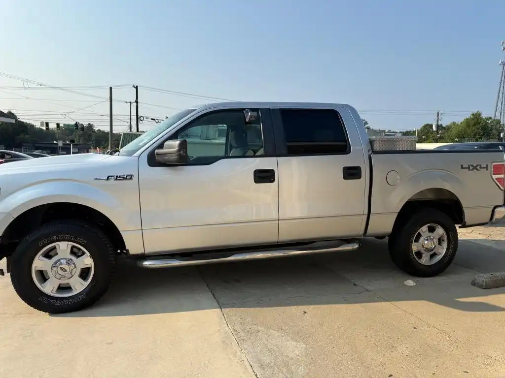 2010 Ford F-150 XLT 4x4 SuperCrew 145-in's photo