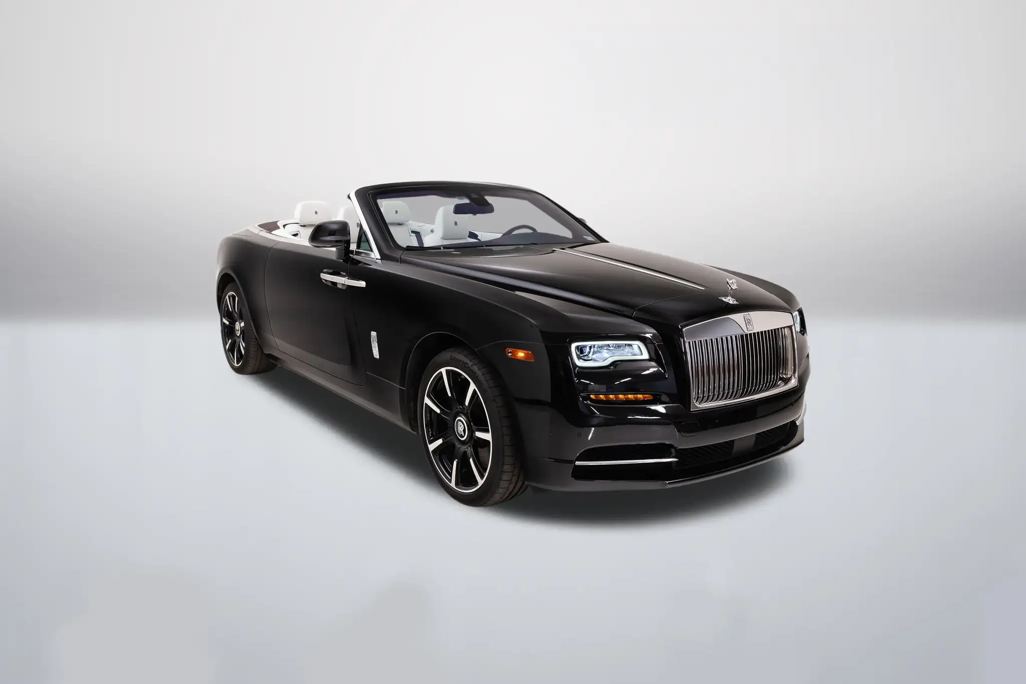 2018 Rolls-Royce Dawn Base's photo
