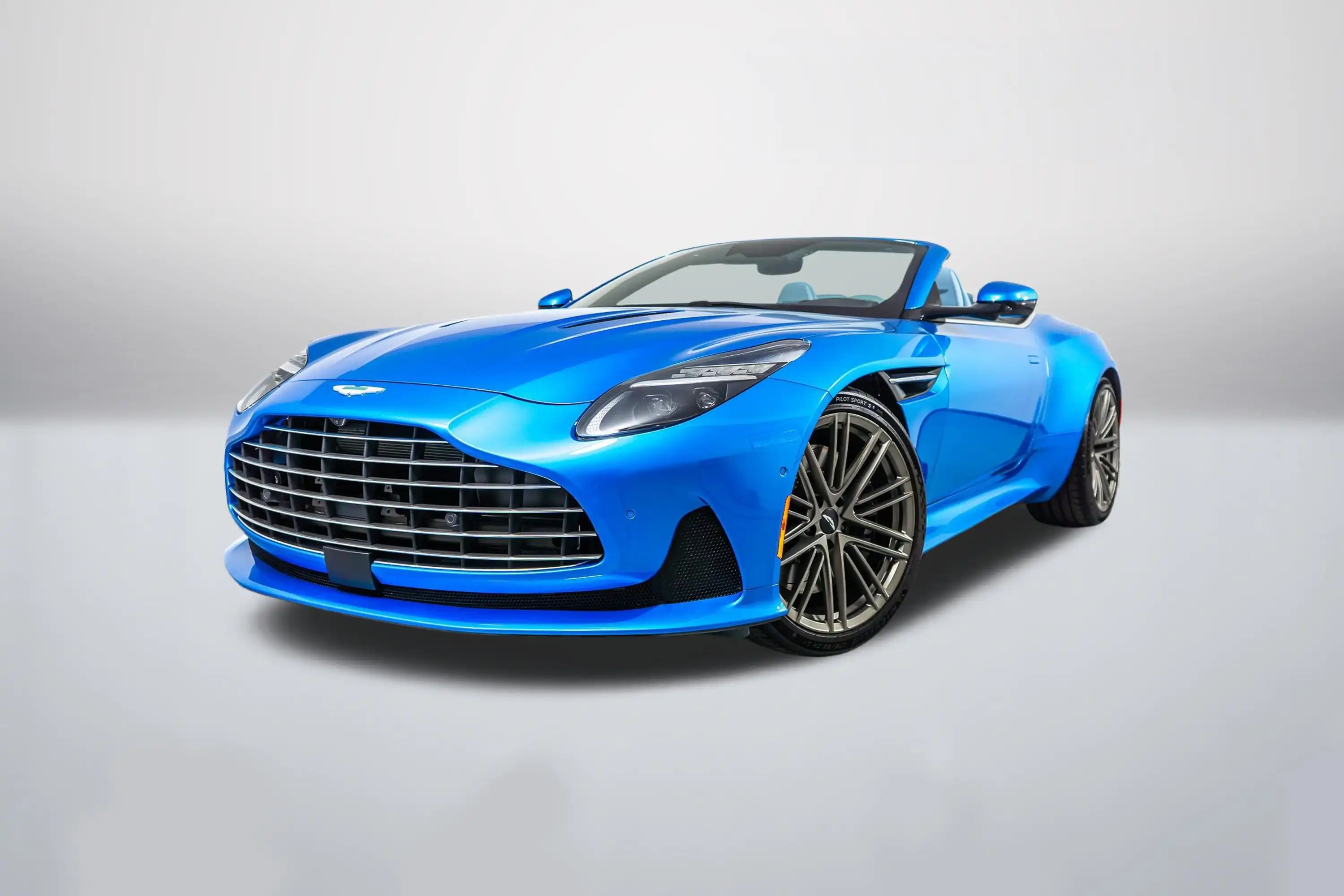 2024 Aston Martin DB12 Volante's photo