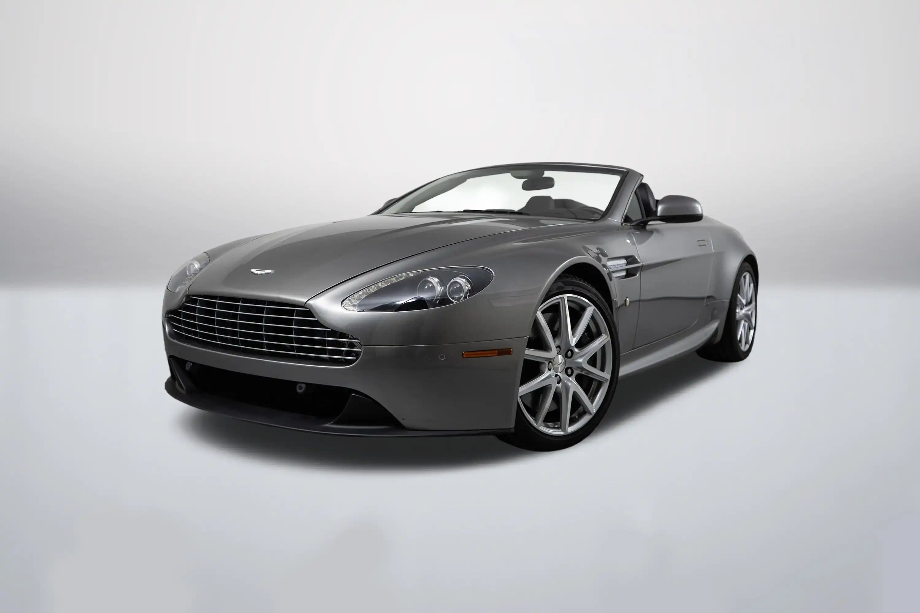 2012 Aston Martin V8 Vantage ROADSTER SPORTSHIFT's photo