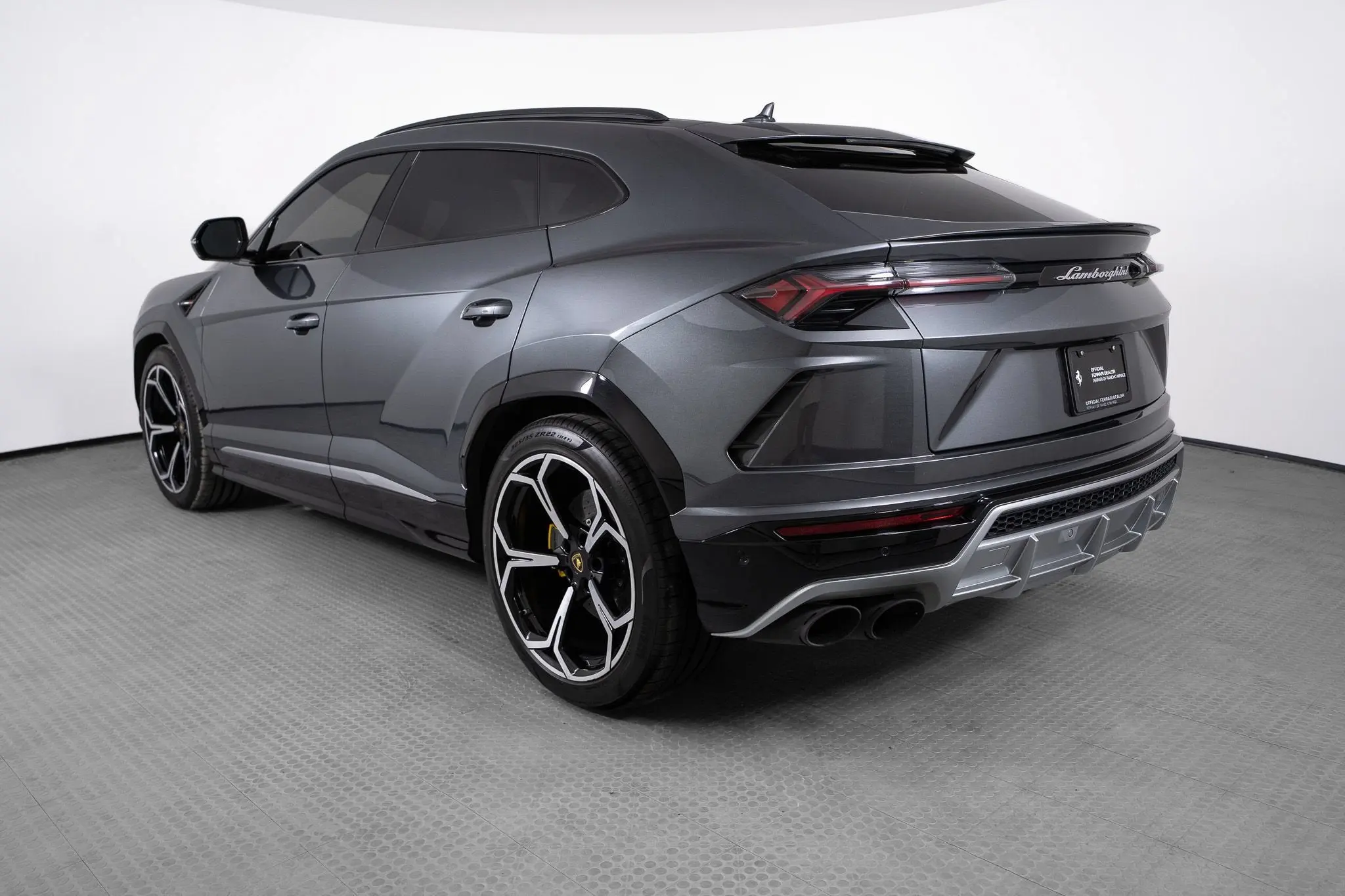 2020 Lamborghini Urus 4.0 V8 photo 3