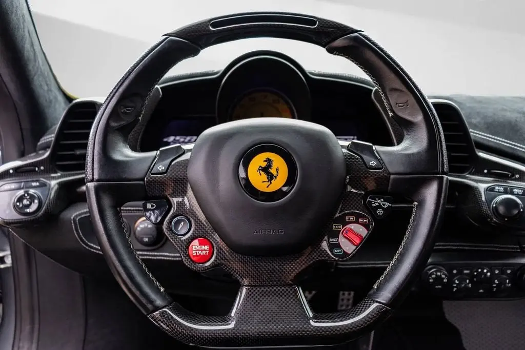 2014 Ferrari 458 Base photo 4