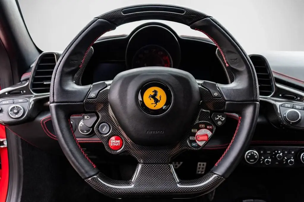 2015 Ferrari 458 Base photo 4