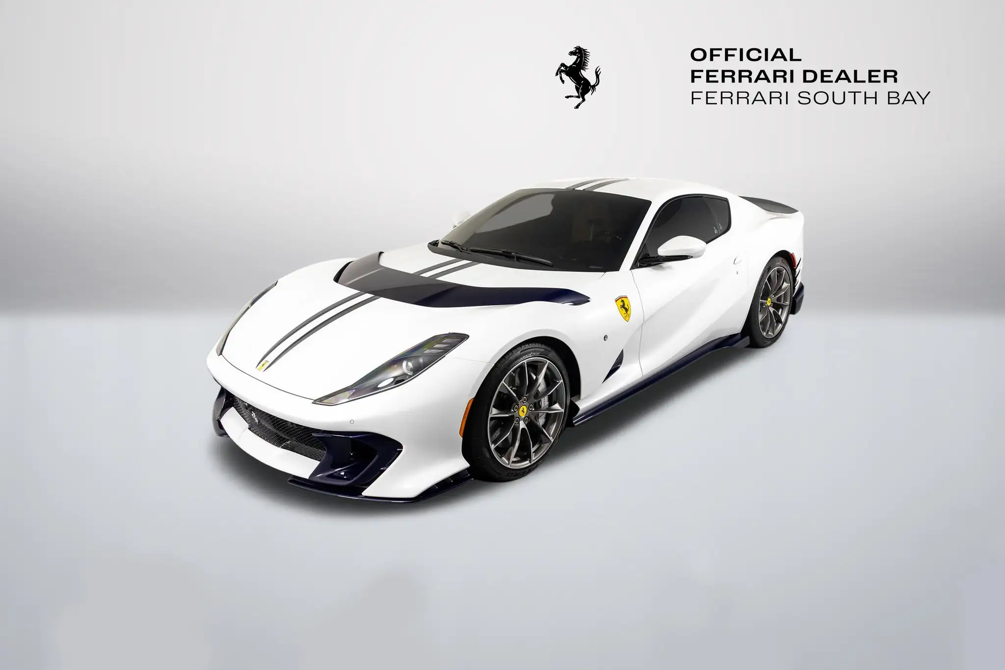 2023 Ferrari 812 812 Competizione photo 1