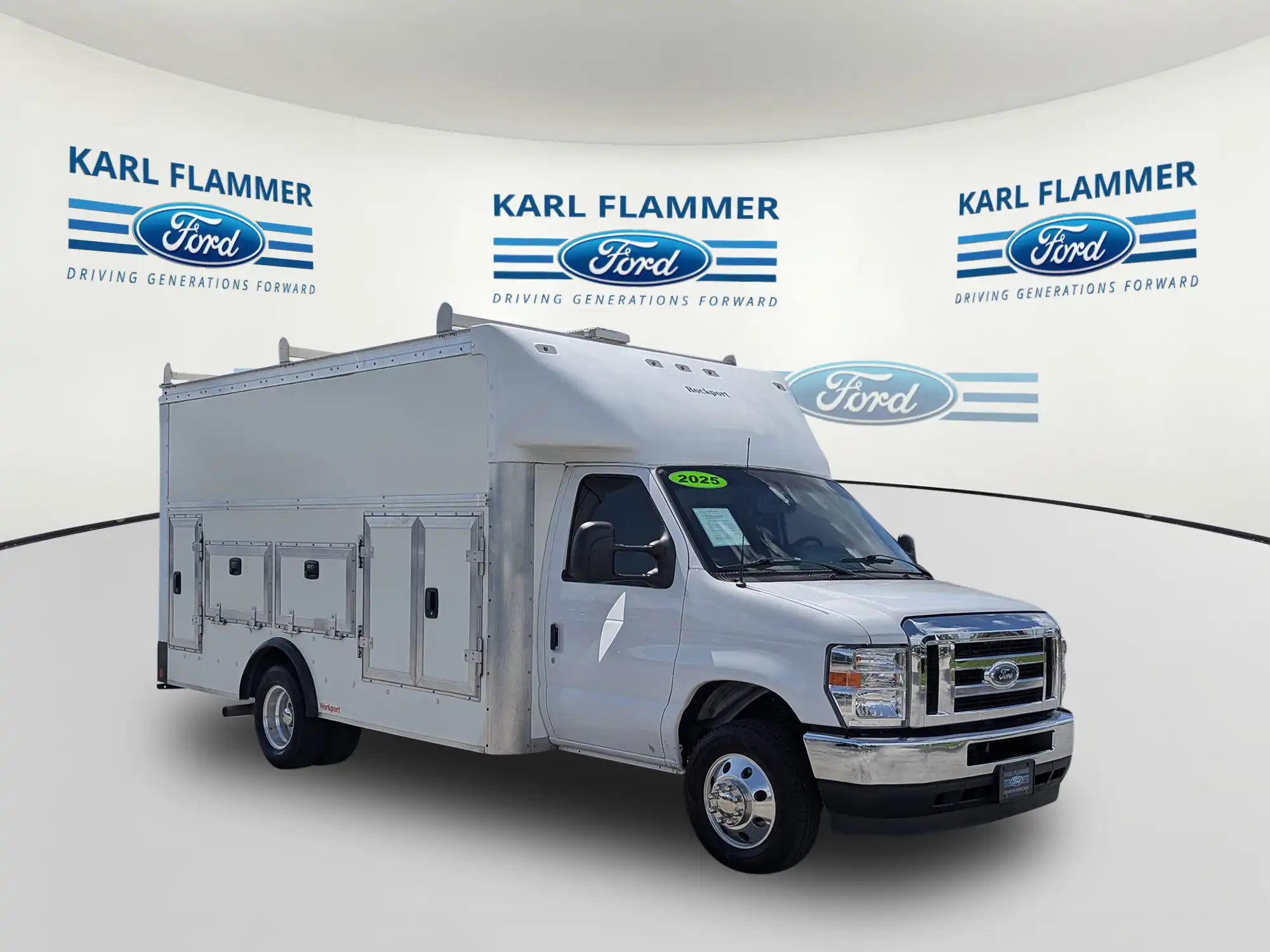 2025 Ford E-Series DRW E-450 Super Duty 158 in WB's photo