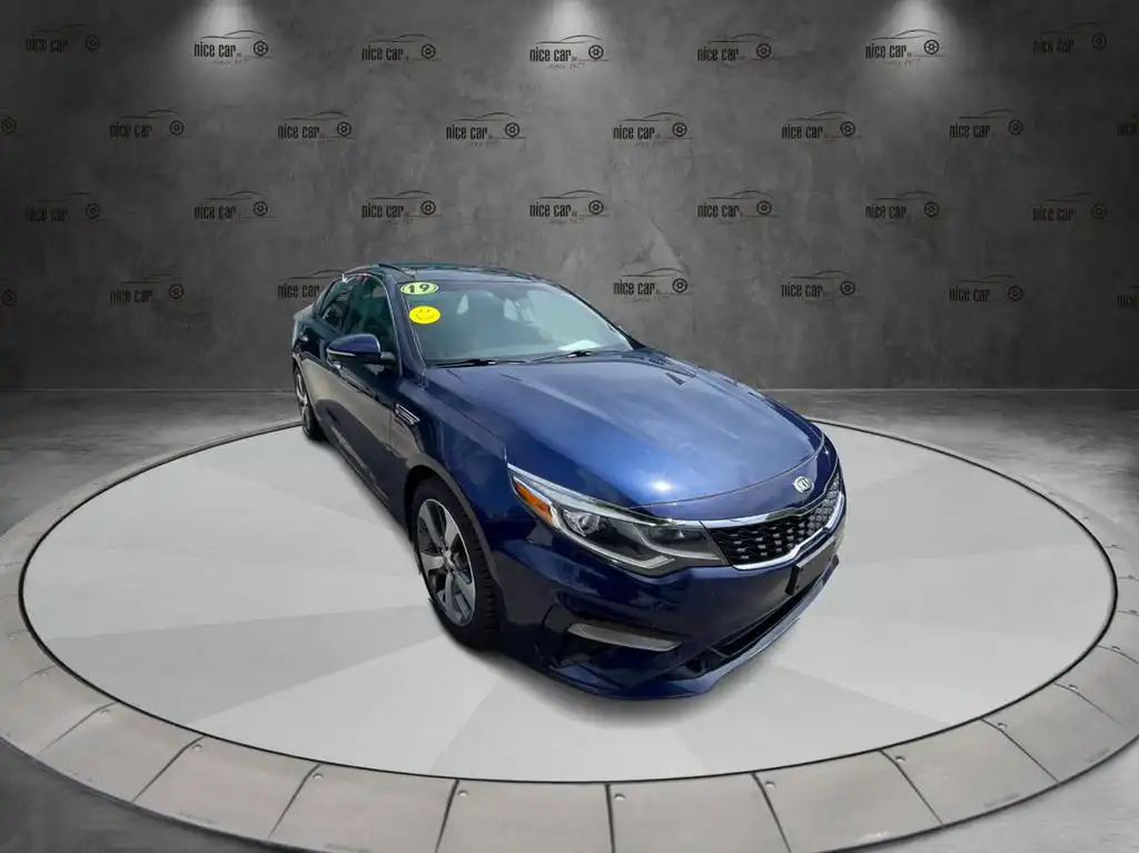 2019 Kia Optima S AT's photo