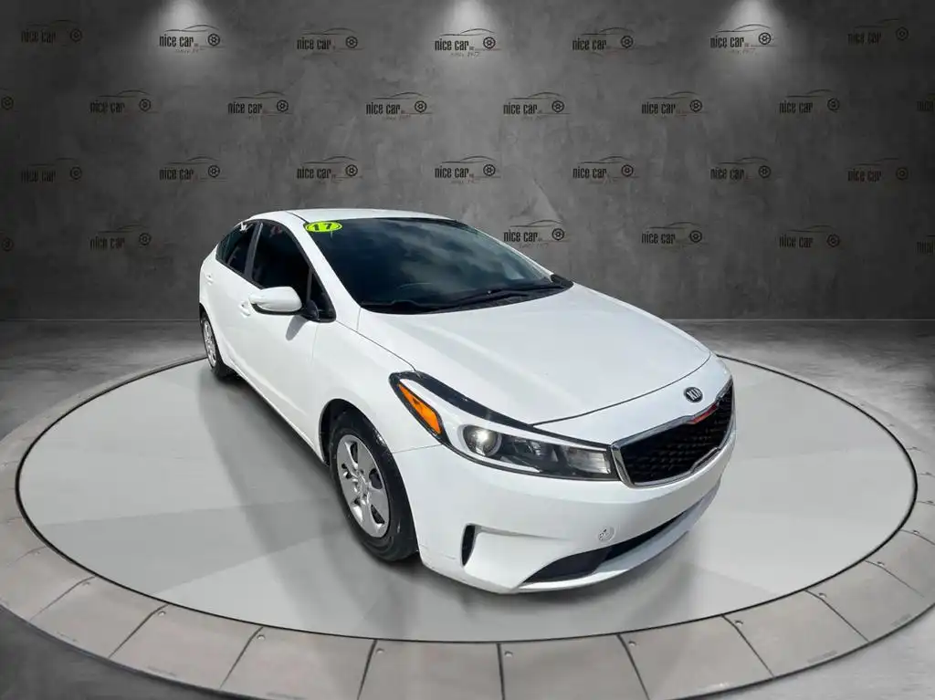 2017 Kia Forte LX AT's photo