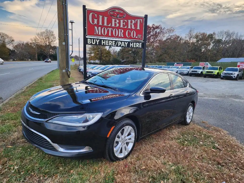 2017 Chrysler 200 Limited Platinum's photo