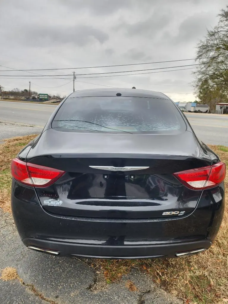 2015 Chrysler 200 S photo 3