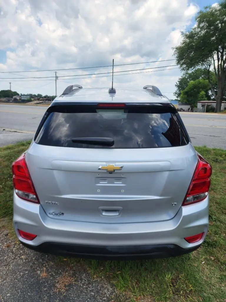 2019 Chevrolet Trax LT photo 3
