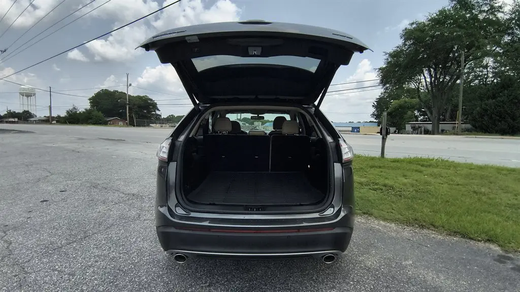 2017 Ford Edge SEL photo 4