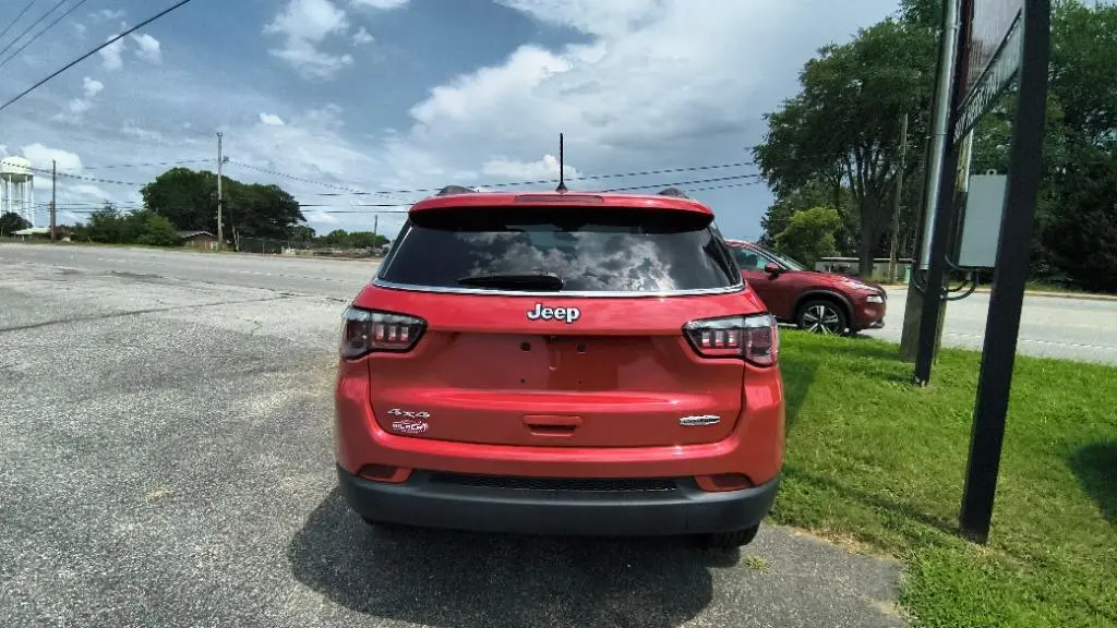 2018 Jeep Compass Latitude 4WD photo 4