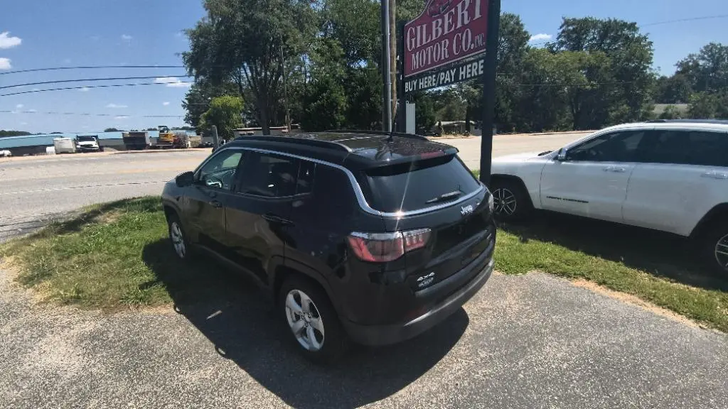2018 Jeep Compass Latitude 4WD photo 3