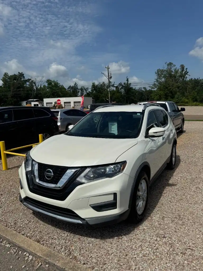 2020 Nissan Rogue SV FWD's photo