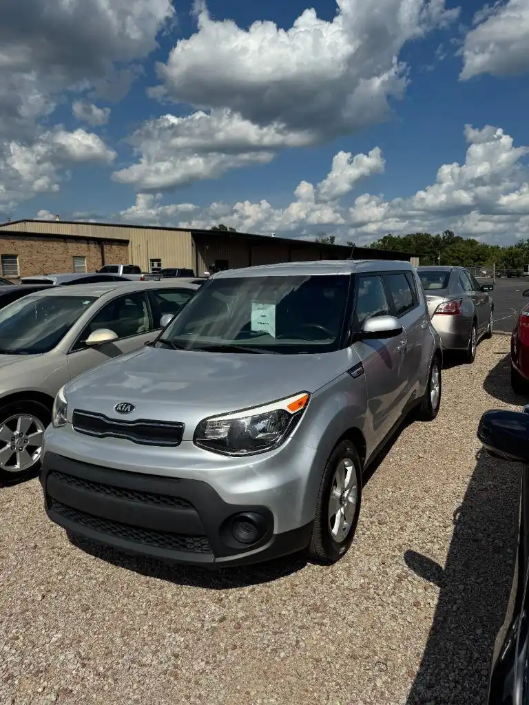 2017 Kia Soul 1.6L Base 6 A/T's photo