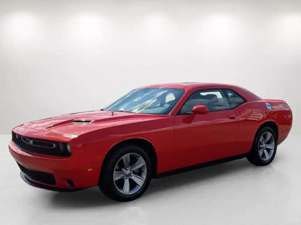 2020 Dodge Challenger SXT Auto's photo
