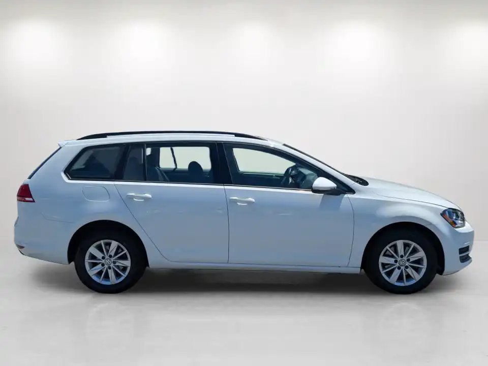 2015 Volkswagen Golf SportWagen TSI S auto's photo