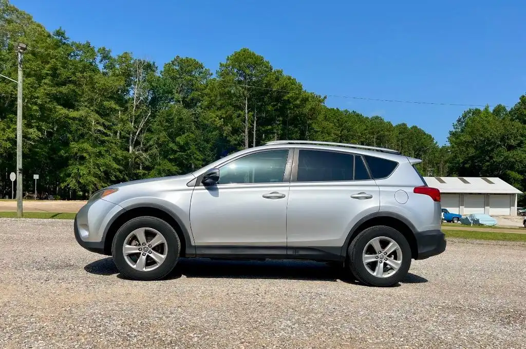 2015 Toyota RAV4 XLE's photo
