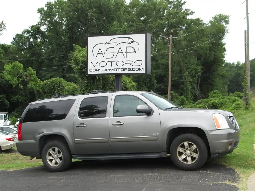 2009 GMC Yukon 2WD 1/2 Ton SLE2 (3SB)'s photo