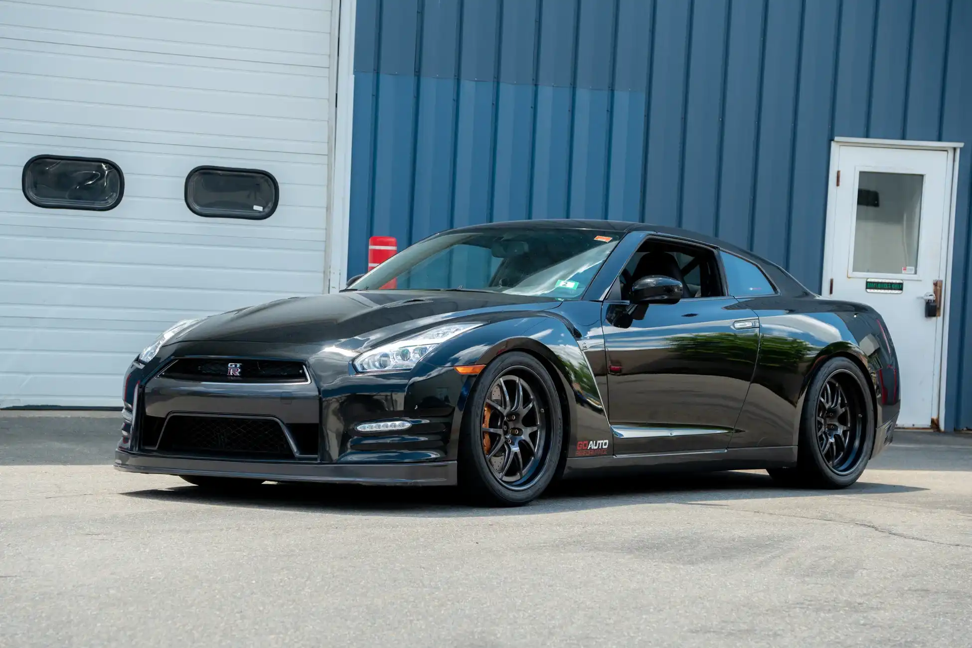 2015 Nissan GT-R Premium's photo