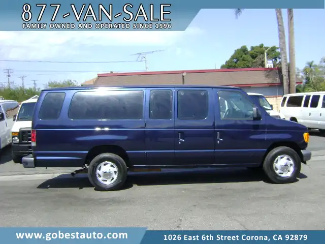 2003 Ford E-Series E-350 XLT Super Duty Extended's photo