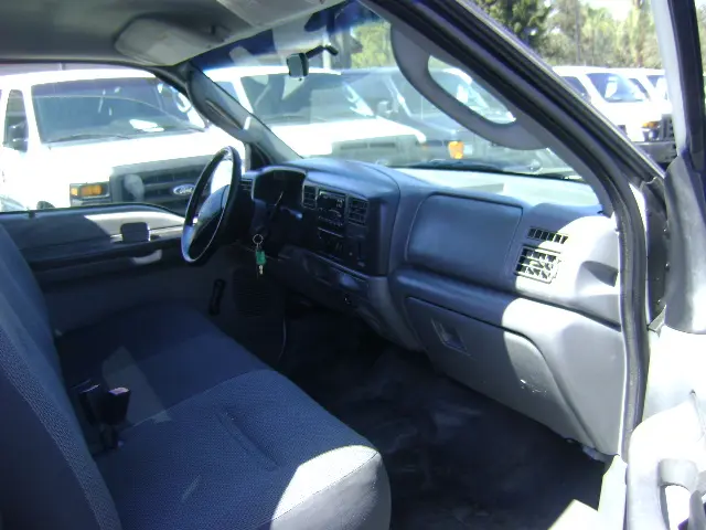 2003 Ford F-250 XLT Regular Cab photo 4