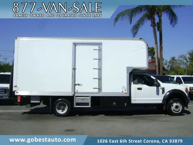 2020 Ford F-550 550 Super Duty Box Truck Fully Loaded Lift Gate 1 Owner LOW MILES!'s photo