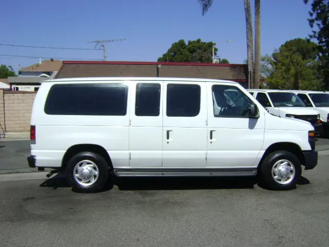 2012 Ford E-Series XL E-150 photo 5
