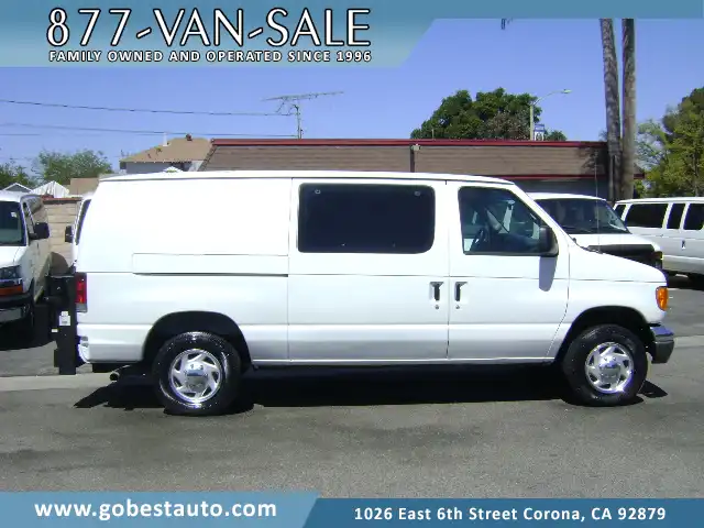 2005 Ford E-Series E-250 Van's photo