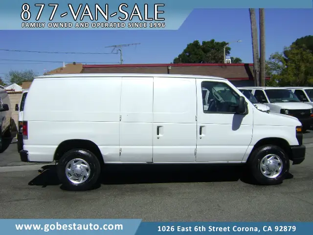 2010 Ford E-Series E-250 Van photo 1