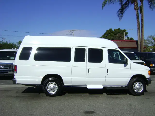 2007 Ford E-Series E-250 Extended photo 5