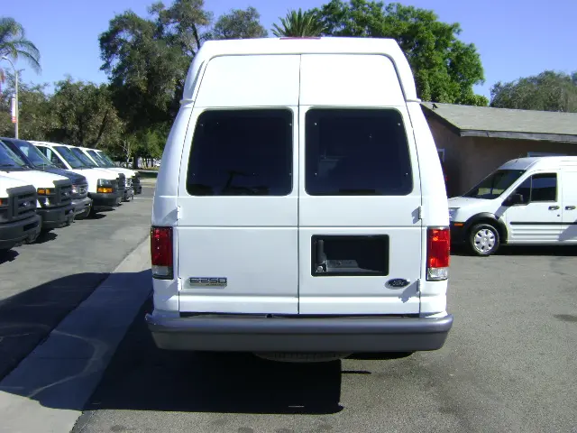 2007 Ford E-Series E-250 Extended photo 4