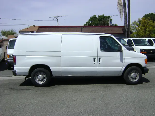 2006 Ford E-Series E-150 Van photo 5
