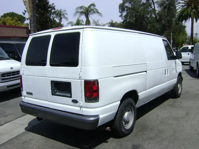2006 Ford E-Series E-150 Van photo 4