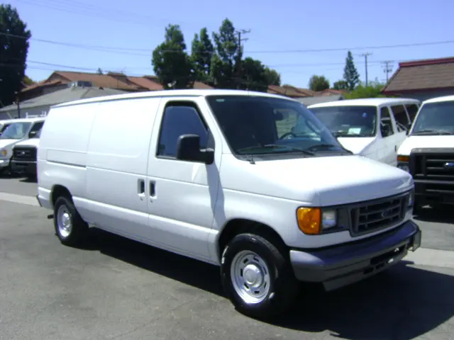 2006 Ford E-Series E-150 Van photo 3