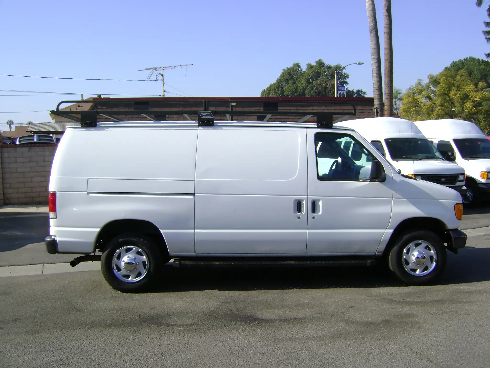 2006 Ford E-Series E-350 Super Duty's photo