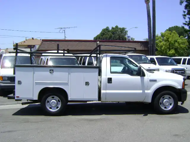 2000 Ford F-350 Lariat Regular Cab's photo