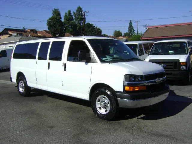 2015 Chevrolet Express LS 3500 Extended photo 5