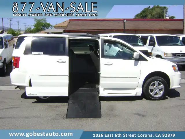 2013 Dodge Grand Caravan SE's photo