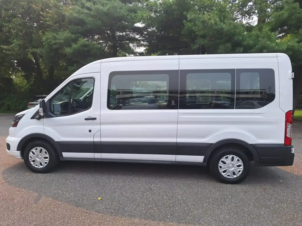 2023 Ford Transit 350 XLT Med Roof Sliding Pass. 148's photo