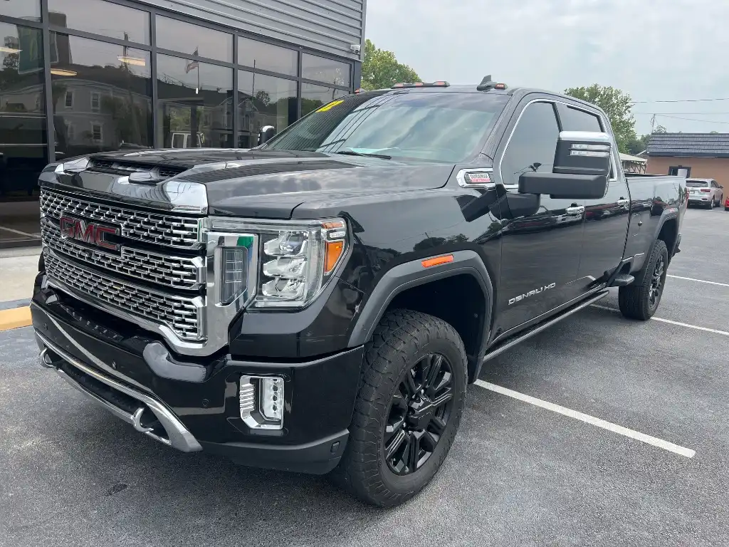 2022 GMC Sierra 4WD Crew Cab Long Box Denali's photo